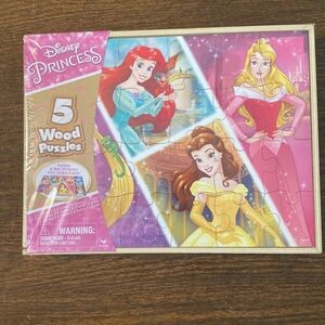 NWT Disney Princesses - 5 Wood Puzzles